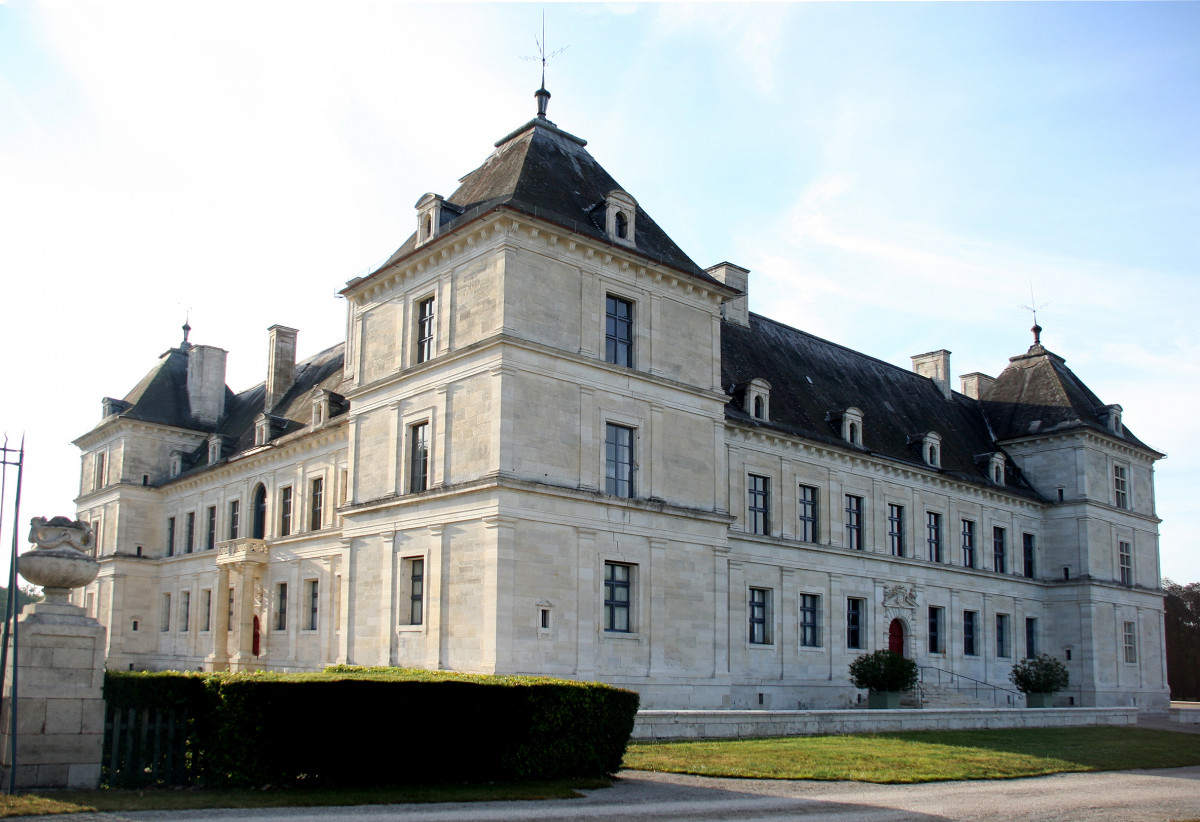 Château d'Ancy le Franc vu de l'orangerie