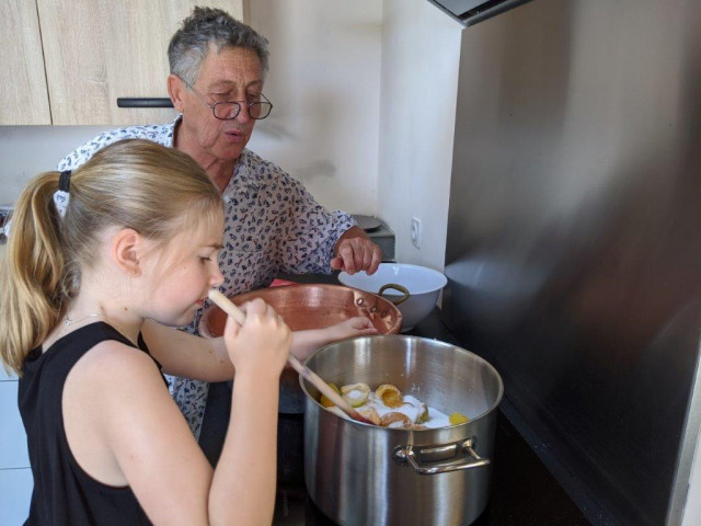 Fabrication de confiture d'abricots