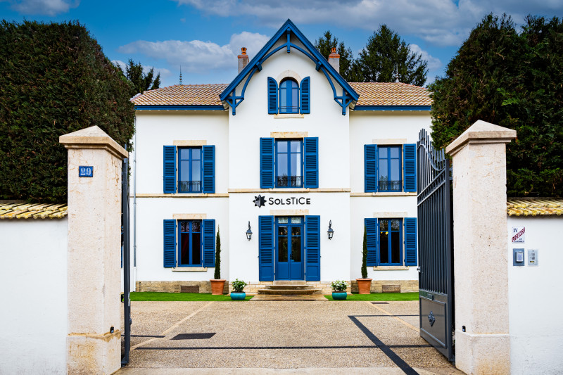 facade-03-4433946